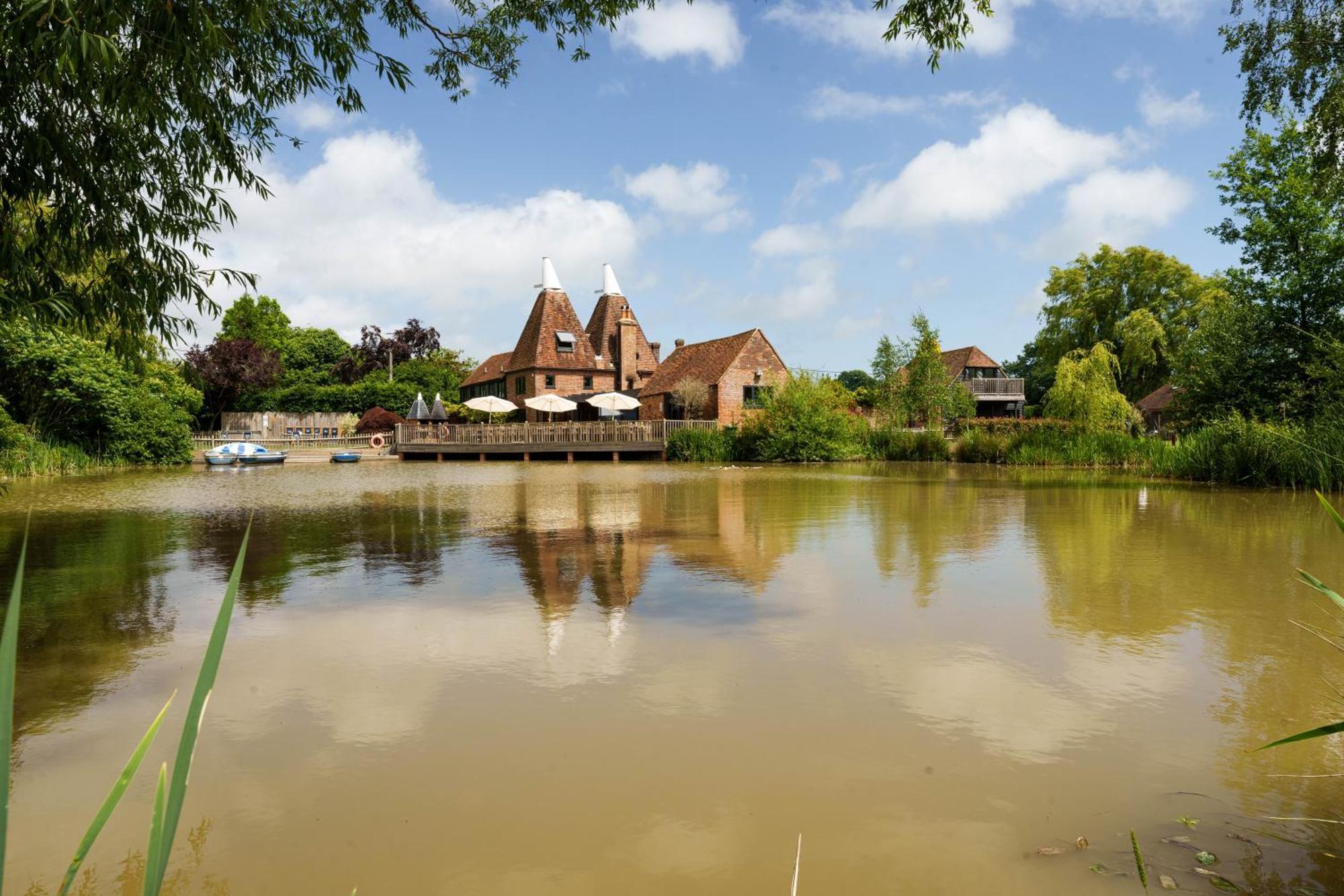 Willa Vineyard Oast Sleeps 25 Wavehorne Zewnętrze zdjęcie